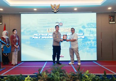 Pelatihan Public Speaking, Kabid Humas Polda Jatim: Humas Harus Jadi Komunikator Efektif di Era Digital