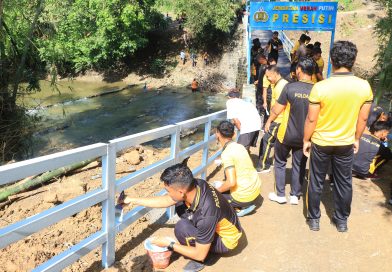 Polres Ngawi Rampungkan Perbaikan Jembatan Merah Putih Presisi di Blandongan