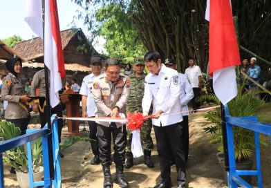 Polres Tuban Bangun Jembatan Merah Putih Presisi, Bupati : Berkat Kepedulian dan Kehadiran Polri di Tengah Masyarakat