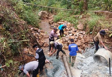 Sinergi untuk Negeri, Polres Trenggalek Bersama Warga Bangun Jembatan Merah Putih Presisi