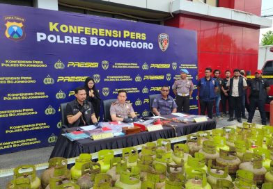 Polres Bojonegoro Amankan Tersangka Pengoplos LPG Subsidi 3 Kg dan Ratusan Tabung Gas