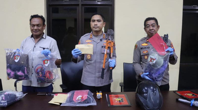 Polres Pacitan Amankan Komplotan Pencuri Kotak Amal di 7 Masjid