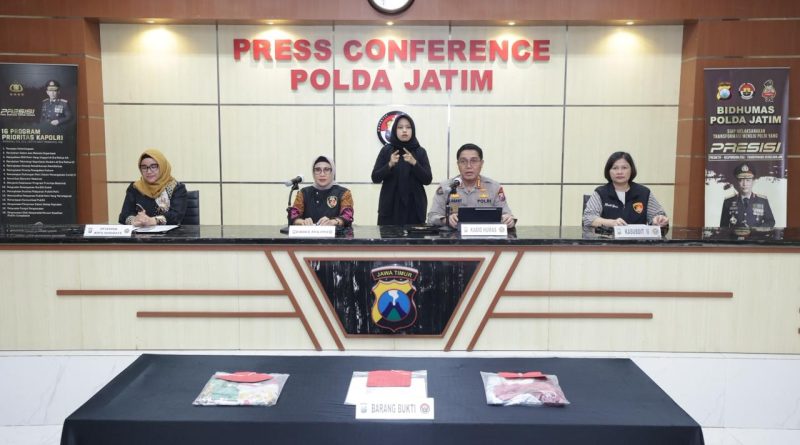 Polda Jatim Amankan Tersangka Kasus Kekerasan Seksual Dua Anak Dibawah Umur Polda Jatim Amankan Tersangka Kasus Kekerasan Seksual Dua Anak Dibawah Umur