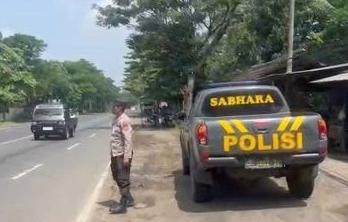 Patroli Sambang Pertokoan, Polsek Nguling Perkuat Upaya Cegah Kriminalitas dan Jaga Kondusifitas Kamtibmas
