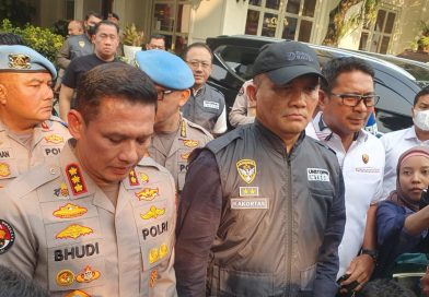 Kortas Tipidkor dan Polda Metro Geledah Cafe dan Money Changer